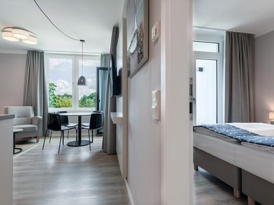 Wohn-/Essbereich mit Blick zum Schlafzimmer