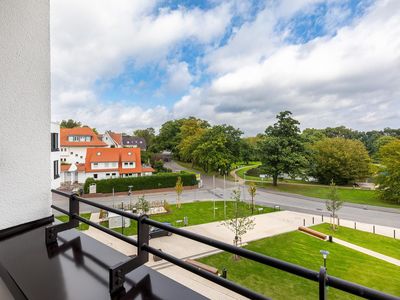 Überdachte Loggia mit Blick zum Godewindpark