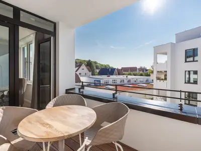 Balkon mit Gartenmöbeln