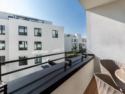 Balkon mit Gartenmöbeln
