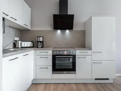 Küchenzeile mit Backofen
