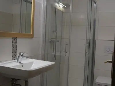 Duschbad (Dusche 100x80 , spülrandloses WC)