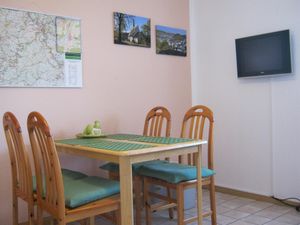 7577462-Ferienwohnung-2-Treis-Karden-300x225-4