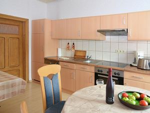 19340589-Ferienwohnung-8-Trendelburg-300x225-5