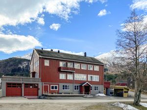 Ferienwohnung für 7 Personen (175 m²) in Tresfjord