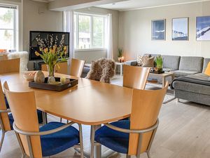 23763680-Ferienwohnung-7-Tresfjord-300x225-4