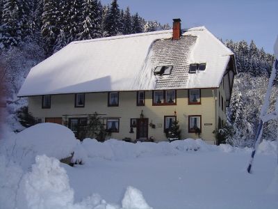 Aussenansicht Winter Gästehaus Brigitte Kienzler