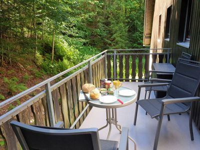 Unser Balkon lädt zum Frühstück ein