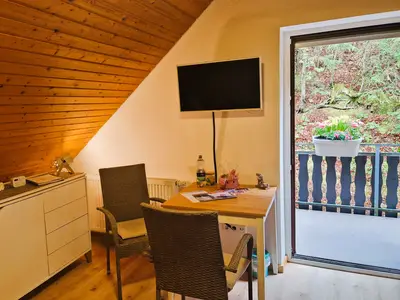 Blick auf den Essplatz und Balkon