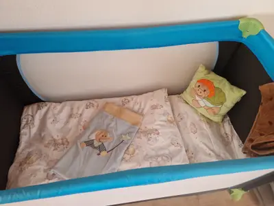 Auf Wunsch stellen wir Ihnen ein Babybett kostenlos zu Verfügung
