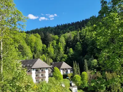 Idyllisch am Waldrand gelegen