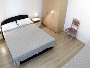 Ferienwohnung mit Schlafzimmer (50 m&sup2;) in Tribunj