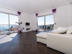 Ferienwohnung mit Schlafzimmer (85 m²) in Tribunj