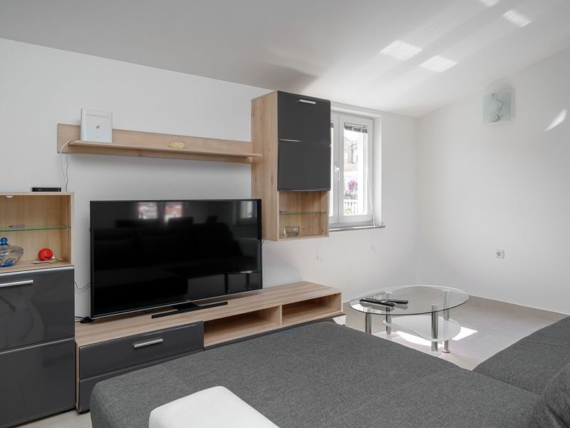 23942496-Ferienwohnung-5-Tribunj-800x600-2