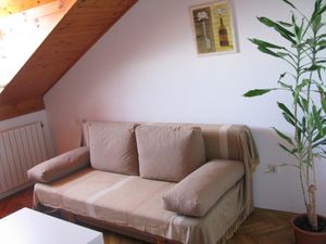 18323665-Ferienwohnung-2-Tribunj-300x225-1