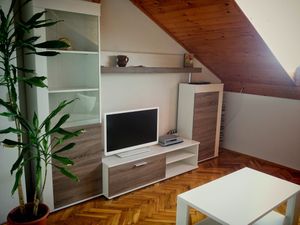 18323665-Ferienwohnung-2-Tribunj-300x225-2