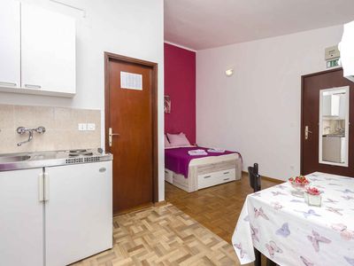 Ferienwohnung für 2 Personen (25 m²) in Tribunj 7/10