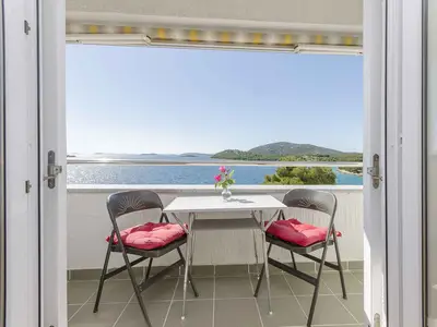 Ferienwohnung für 2 Personen (27 m²) in Tribunj 3/10