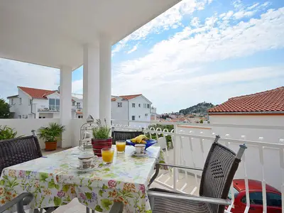 Ferienwohnung für 6 Personen (72 m²) in Tribunj 1/10