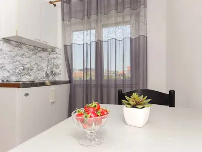 Ferienwohnung für 2 Personen (25 m²) in Tribunj 5/10