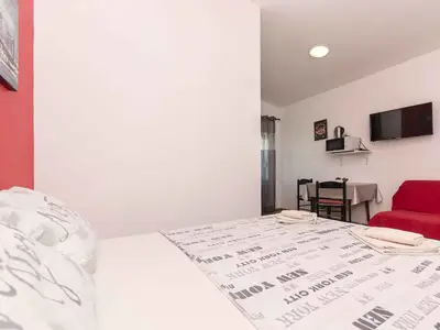 Ferienwohnung für 2 Personen (25 m²) in Tribunj 10/10