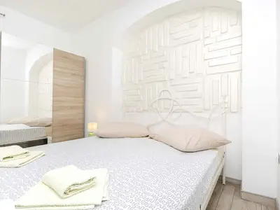 Ferienwohnung für 2 Personen (25 m²) in Tribunj 9/10