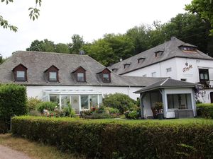 22600075-Ferienwohnung-4-Trier-300x225-1