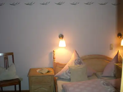 Schlafzimmer mit Flieder