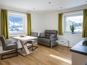 24029957-Ferienwohnung-2-Trins-300x225-1