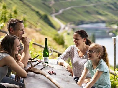 Familie Schmitt - Weingut Claes Schmitt