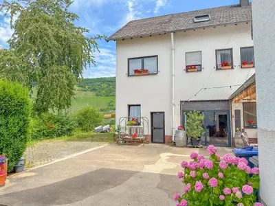 Außenseite Ferienhaus [Sommer]