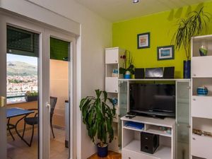 23343620-Ferienwohnung-3-Trogir-300x225-1