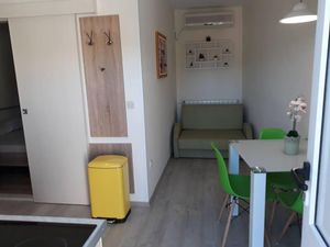 18948189-Ferienwohnung-2-Trogir-300x225-3