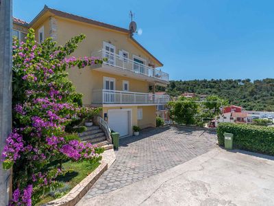 Ferienwohnung für 6 Personen (120 m²) in Trogir 1/10