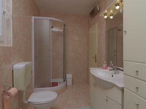 23562405-Ferienwohnung-2-Trogir-300x225-4