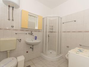 23042621-Ferienwohnung-4-Trogir-300x225-2