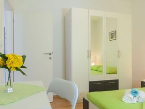 22619165-Ferienwohnung-4-Trogir-300x225-4