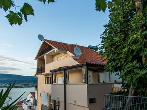 23463556-Ferienwohnung-5-Trogir-300x225-1