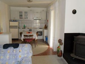 23577434-Ferienwohnung-8-Trogir-300x225-5