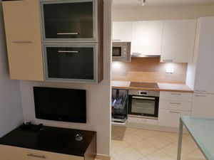 22807459-Ferienwohnung-5-Trogir-300x225-1