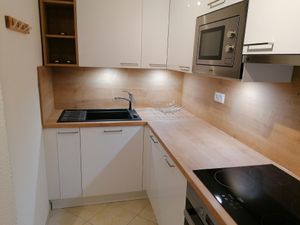 22807459-Ferienwohnung-5-Trogir-300x225-2