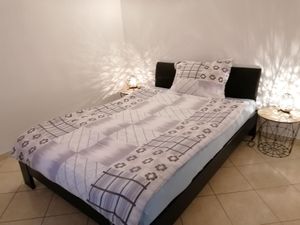 22807459-Ferienwohnung-5-Trogir-300x225-5