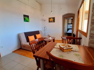 22433743-Ferienwohnung-3-Trogir-300x225-5