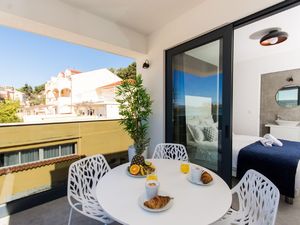 23658418-Ferienwohnung-4-Trogir-300x225-1