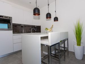 23658418-Ferienwohnung-4-Trogir-300x225-4