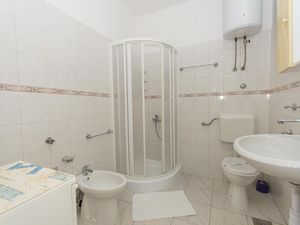 23283985-Ferienwohnung-4-Trogir-300x225-5