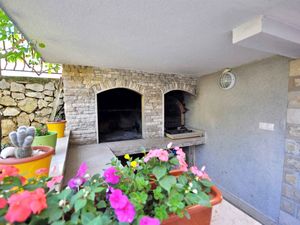 23982158-Ferienwohnung-6-Trogir-300x225-4