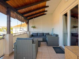 23982172-Ferienwohnung-5-Trogir-300x225-1