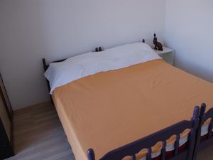 22806795-Ferienwohnung-5-Trogir-300x225-1