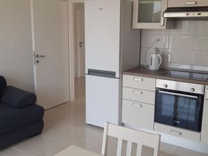 23046907-Ferienwohnung-4-Trogir-300x225-5